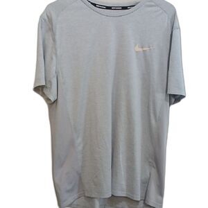 Nike Men's Gray T-Shirt XL Dri-Fit Lightweight Athletic Running Active Casual